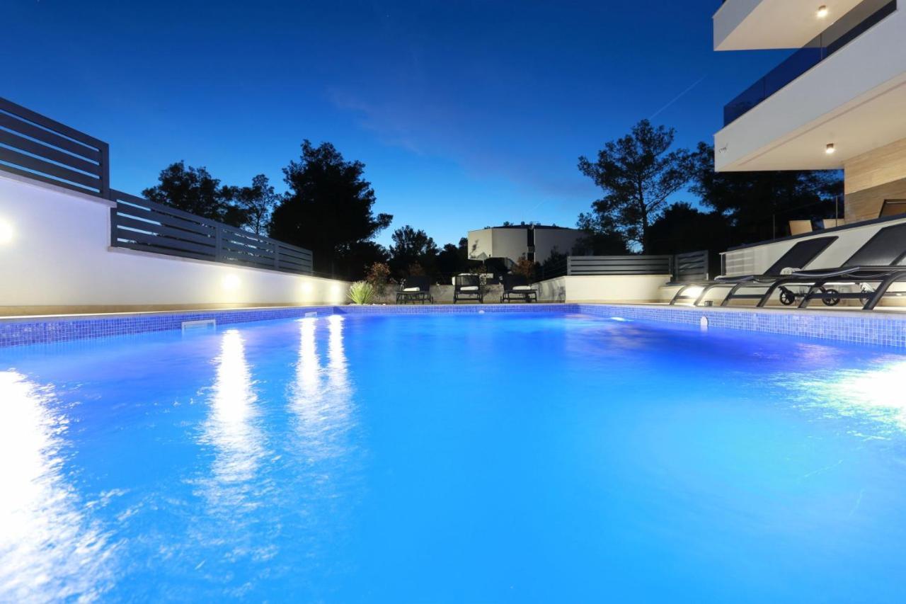 Villa Ankora 1 With Heated Pool ビオグラード・ナ・モル エクステリア 写真