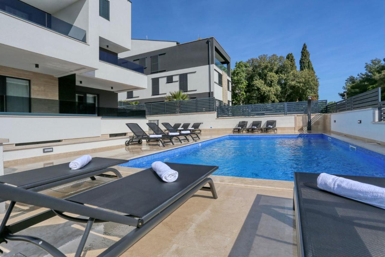 Villa Ankora 1 With Heated Pool ビオグラード・ナ・モル エクステリア 写真