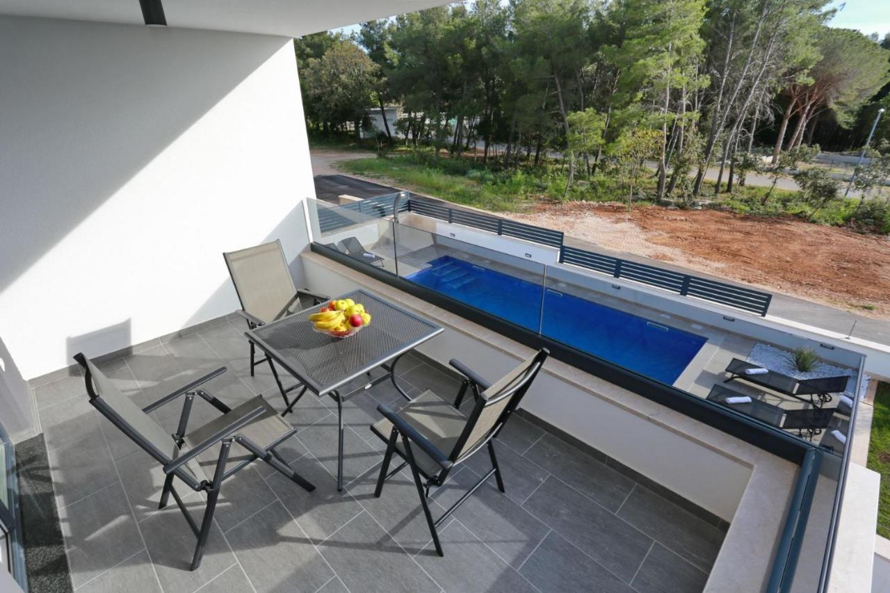 Villa Ankora 1 With Heated Pool ビオグラード・ナ・モル エクステリア 写真