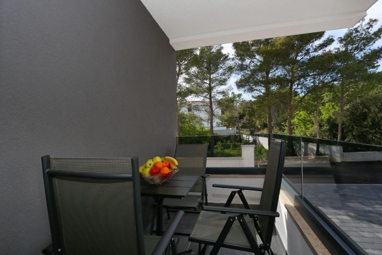 Villa Ankora 1 With Heated Pool ビオグラード・ナ・モル エクステリア 写真